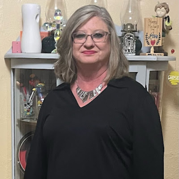 Meet your Posher, Lynn - Picture 1 of 1